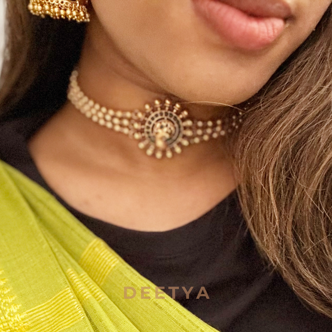 Vaanya Choker